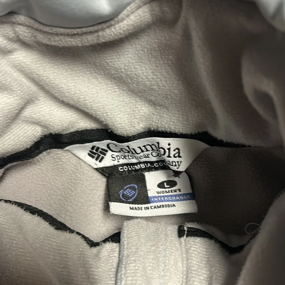 Columbia - Picture 3 of 3